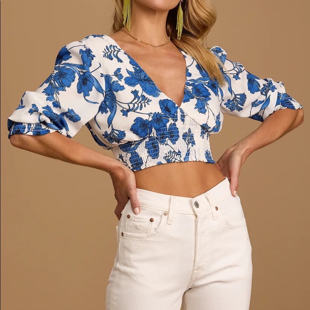 Lulu’s Size S Into the Sunshine Ivory Floral Print Tie-Back Smocked Crop Top